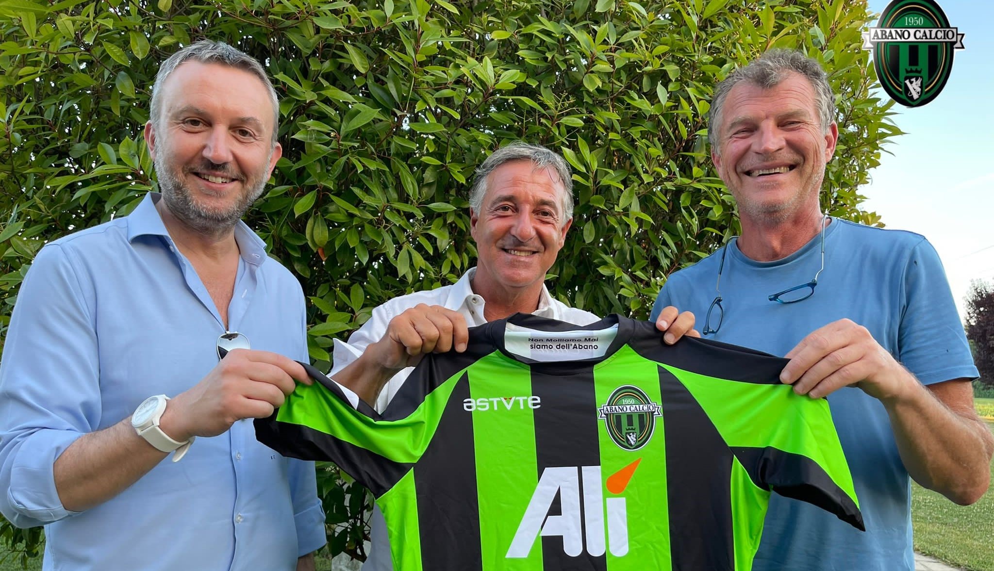 Mister Carlo Perrone con Stefano Zanetti e il presidente Claudio Garon